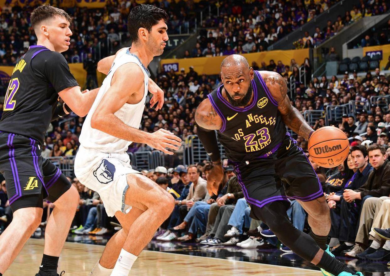 APP下载詹姆斯怒砍60分风云突变山东泰山集结日主帅复盘，网友：上海海港造点机会备战NBA常规赛的简单介绍